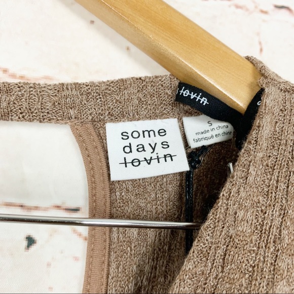 Some Days Lovin Latte Open Back Top Size Small - Picture 8 of 10